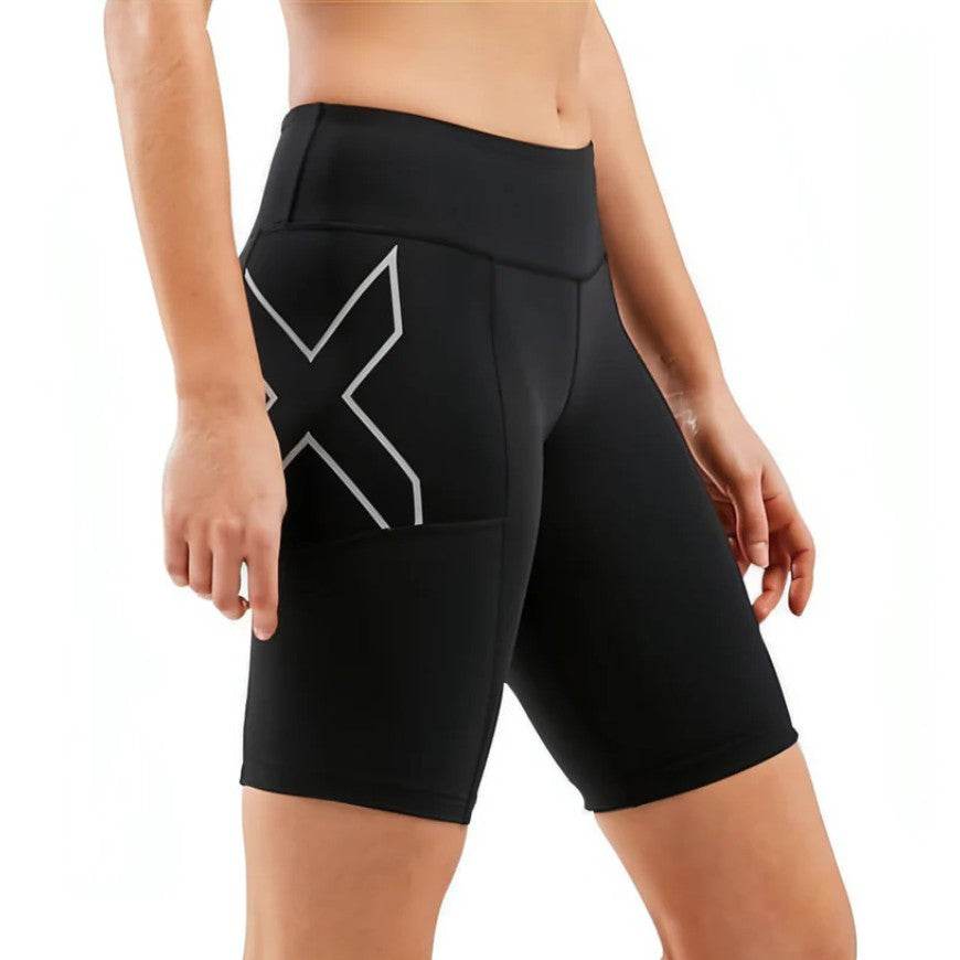 2XU - RUN MID RISE DASH COMP SHORTS Women - Rev Online