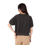 CHAMPION SHORT SLEEVE SWEATSHIRT Women เสื้อสเวตเชิ้ตแขนสั้นผู้หญิง - Rev Online