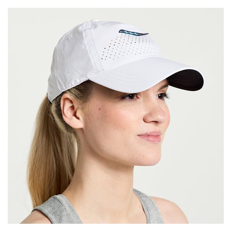 SAUCONY - OUTPACE PETITE HAT Unisex - Rev Online