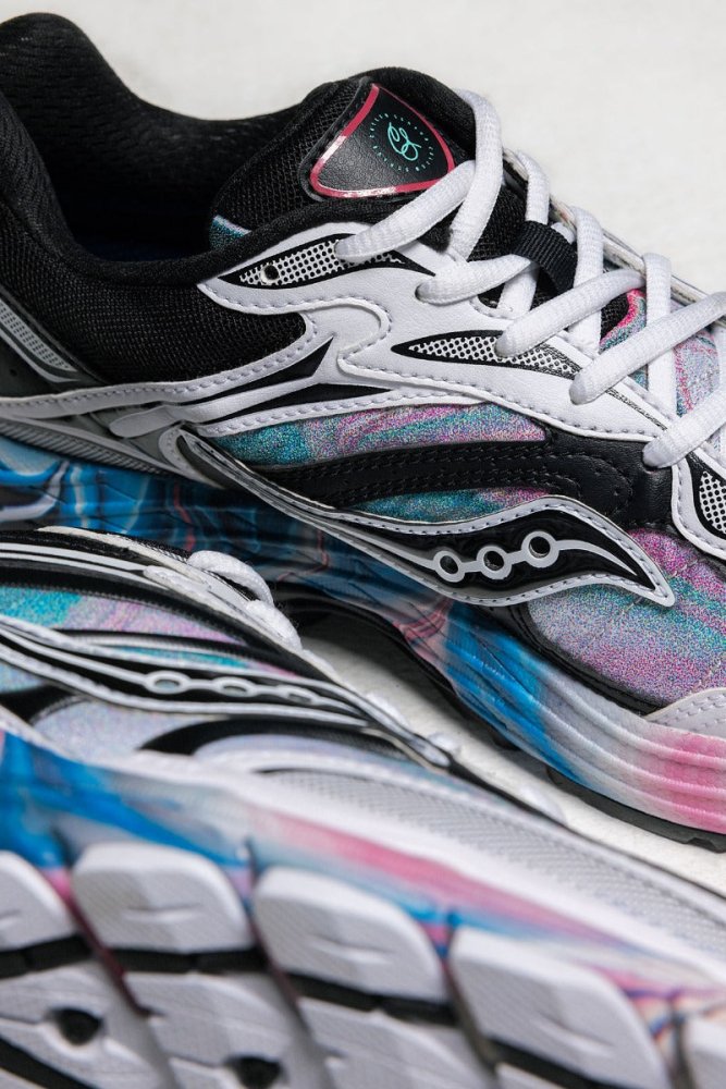 SAUCONY - PROGRID OMNI 9 Unisex - Rev Online